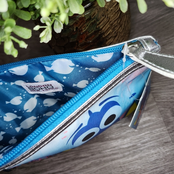 Disney Finding Nemo Makeup bag - Picture 5 of 5